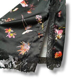 Vintage Victoria’s Secret Knee Length Black Lace Slit skirt Size Small Y2K